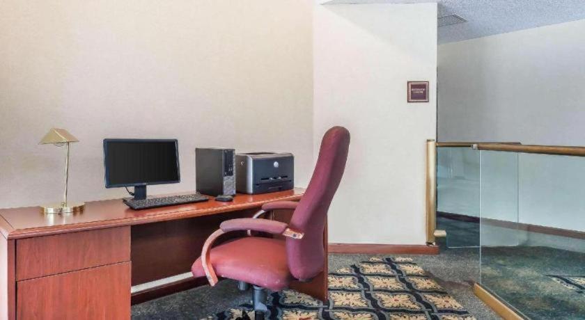 Comfort Inn Cleveland Airport Middleburg Heights Exterior photo